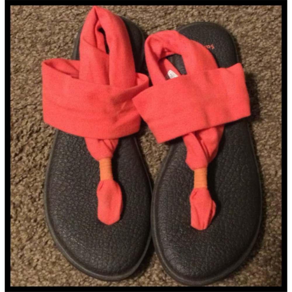 Sanuk Coral and Black Yoga Sling Sandals